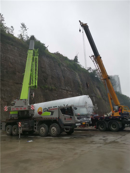 北京“不怕风雨冻”—— 吊车的 “恶劣环境适应” 技术